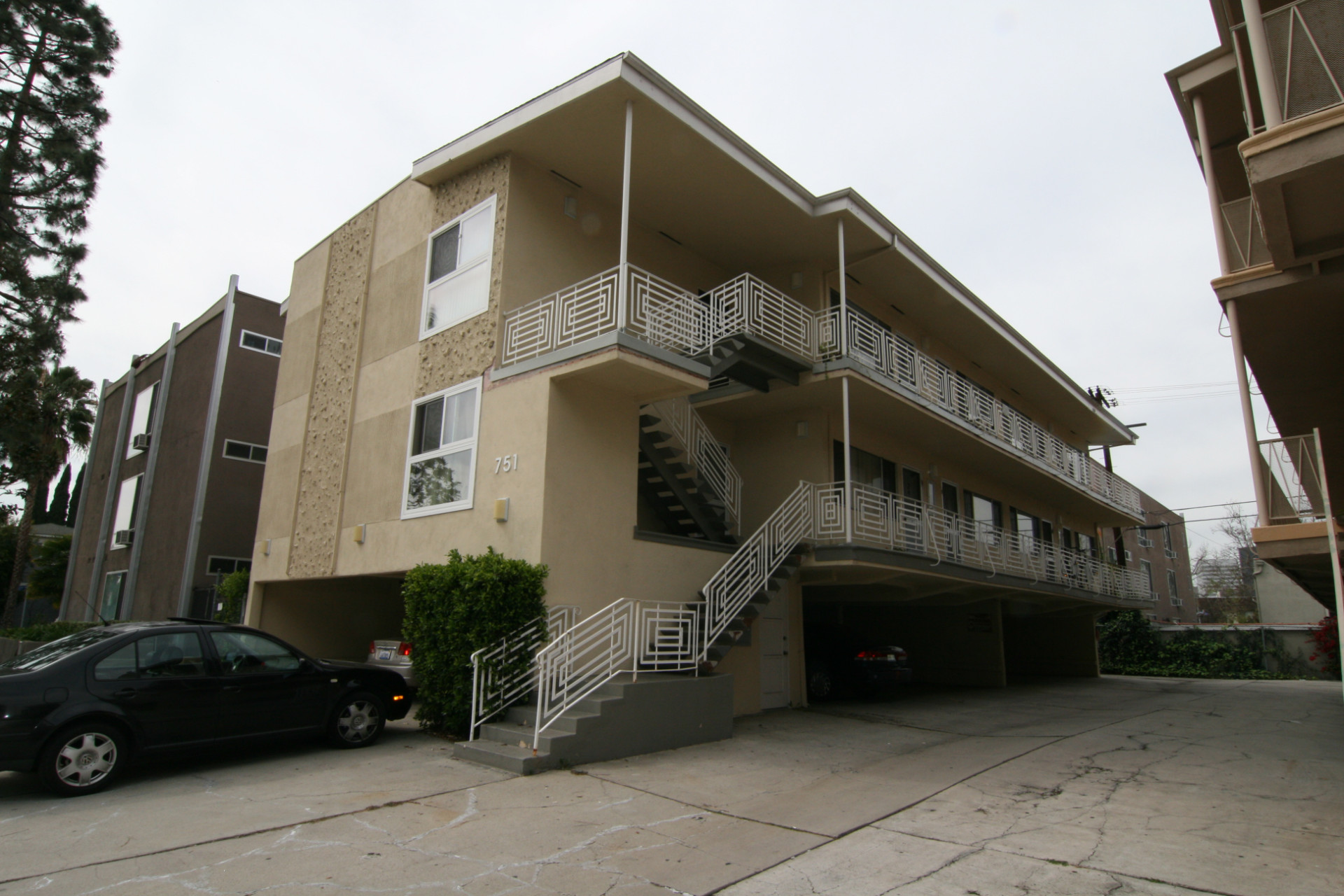751  S. Curson Ave