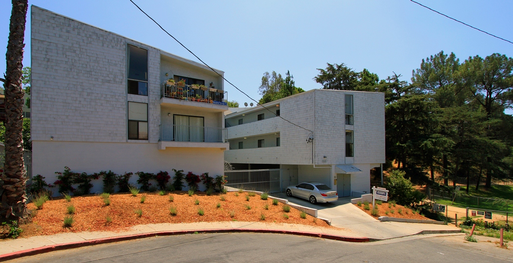 950  Edgecliffe Drive