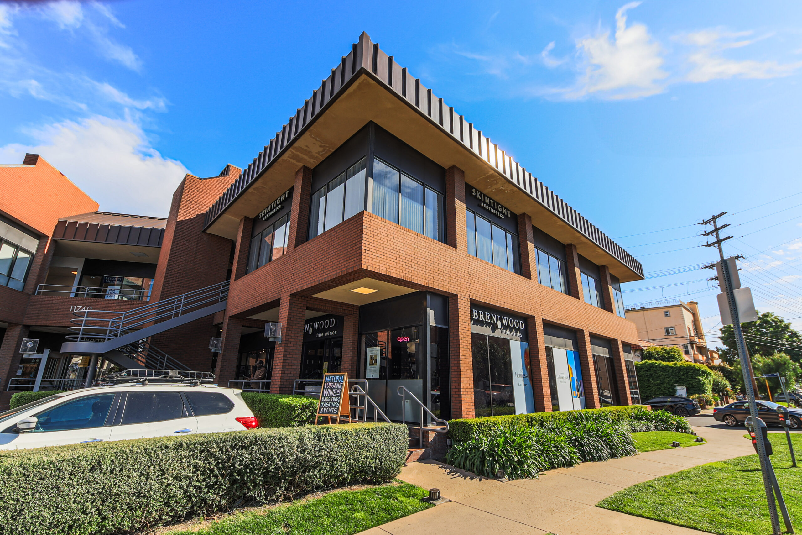 11740 San Vicente Blvd. Suite 208